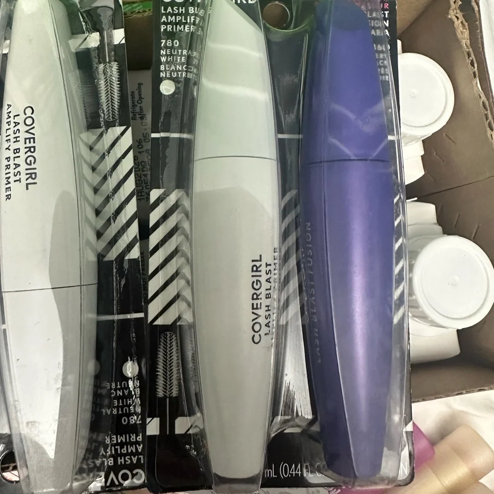 CoverGirl Lash Blast Fusion Mascara with Primer Very Black